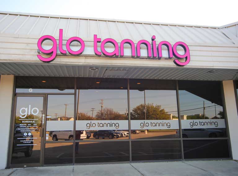 A glo tanning saloon.