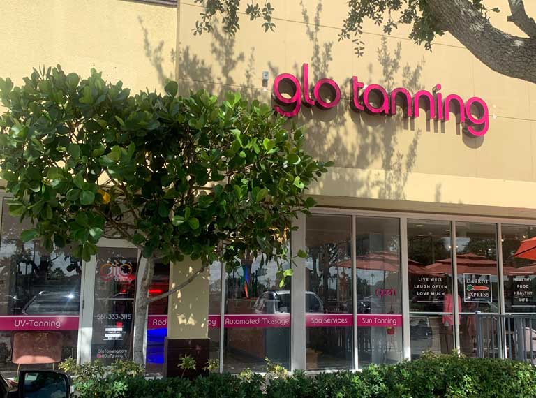 Boca Raton glo tanning location front view.