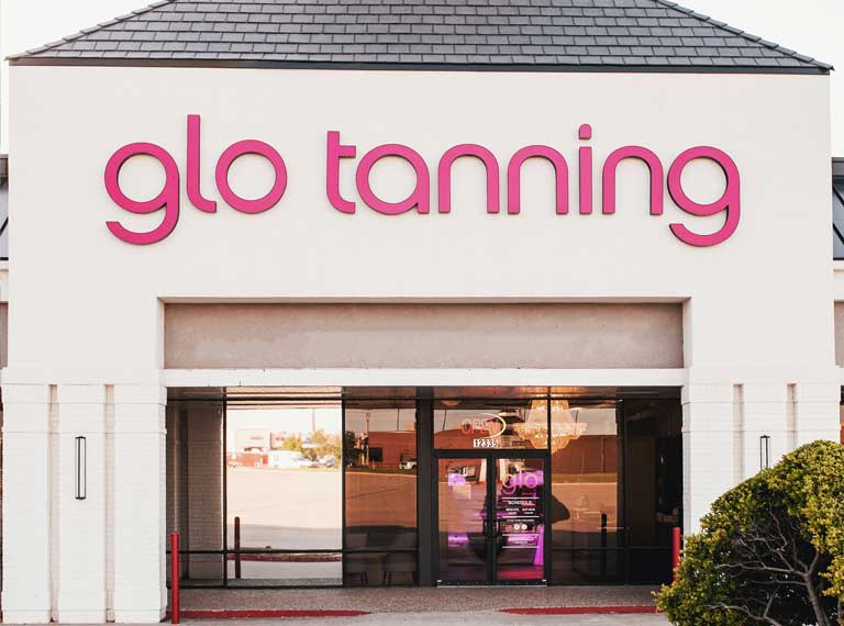 Glo tanning Conway location front view.