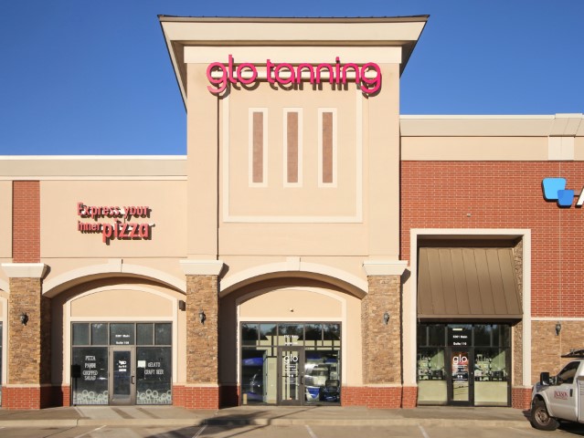 Del City Store Glo Tanning location.