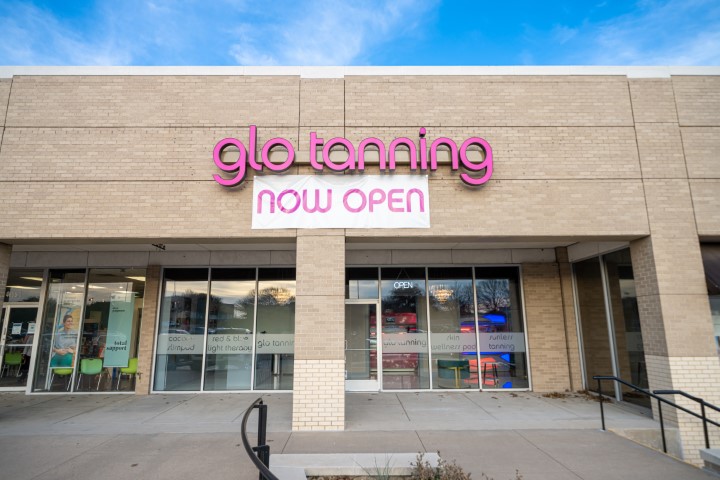Glo Tanning Salon now open in downtown Fort Worth.