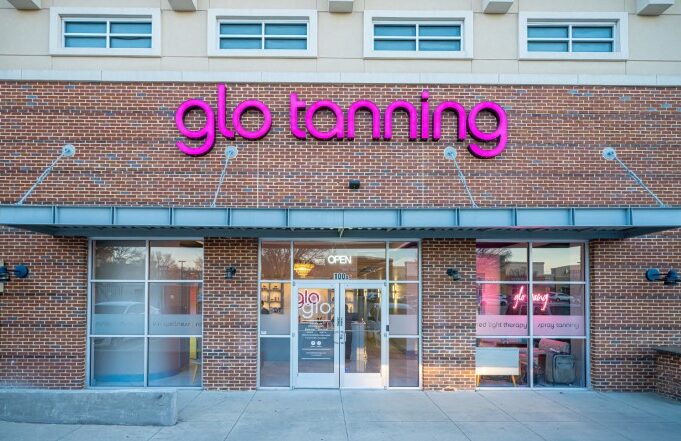 Glo tanning Kettering store location front view.
