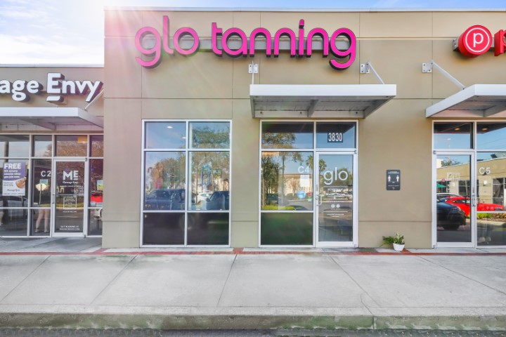 Glo tanning palm harbor front view.