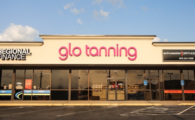 Ponca City Glo tanning location front view.
